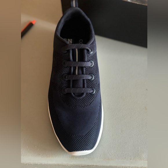 ** Shoes ** - Picture 5 of 9